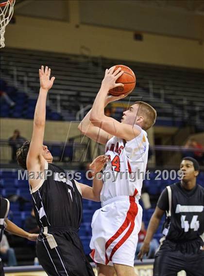 Thumbnail 2 in Hamilton vs. Richards (Converse Eastbay Classic)  photogallery.