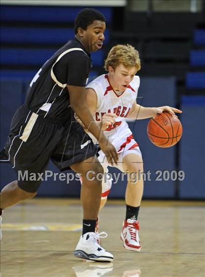 Thumbnail 2 in Hamilton vs. Richards (Converse Eastbay Classic)  photogallery.