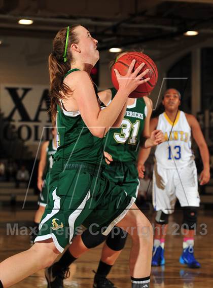 Thumbnail 3 in San Dimas vs. La Costa Canyon (MaxPreps Holiday Classic) photogallery.