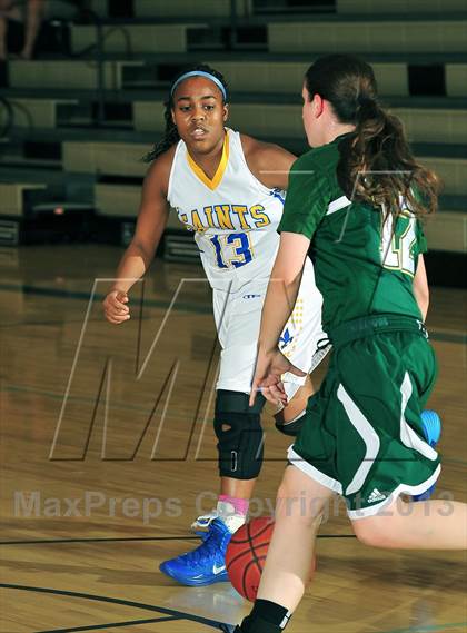 Thumbnail 2 in San Dimas vs. La Costa Canyon (MaxPreps Holiday Classic) photogallery.