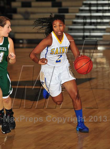 Thumbnail 1 in San Dimas vs. La Costa Canyon (MaxPreps Holiday Classic) photogallery.