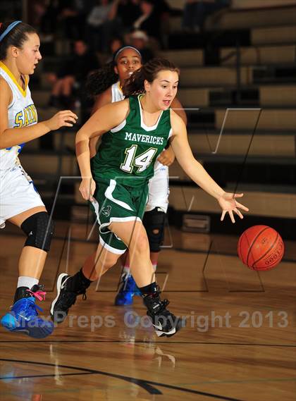 Thumbnail 3 in San Dimas vs. La Costa Canyon (MaxPreps Holiday Classic) photogallery.