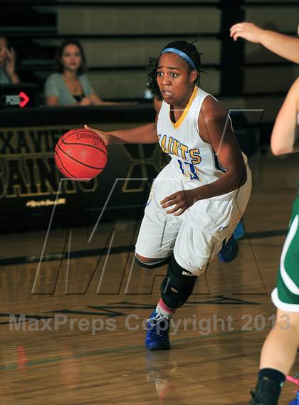 Thumbnail 2 in San Dimas vs. La Costa Canyon (MaxPreps Holiday Classic) photogallery.