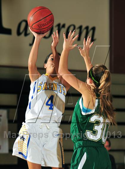 Thumbnail 1 in San Dimas vs. La Costa Canyon (MaxPreps Holiday Classic) photogallery.