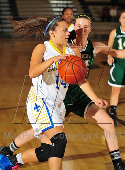 Thumbnail 1 in San Dimas vs. La Costa Canyon (MaxPreps Holiday Classic) photogallery.