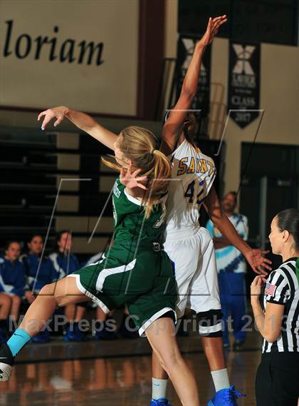 Thumbnail 2 in San Dimas vs. La Costa Canyon (MaxPreps Holiday Classic) photogallery.