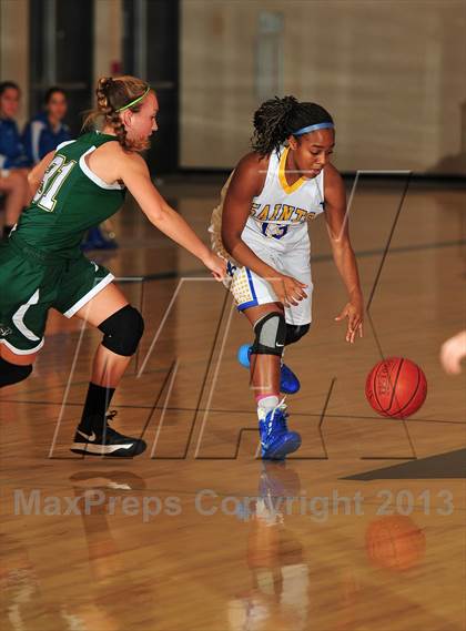 Thumbnail 1 in San Dimas vs. La Costa Canyon (MaxPreps Holiday Classic) photogallery.
