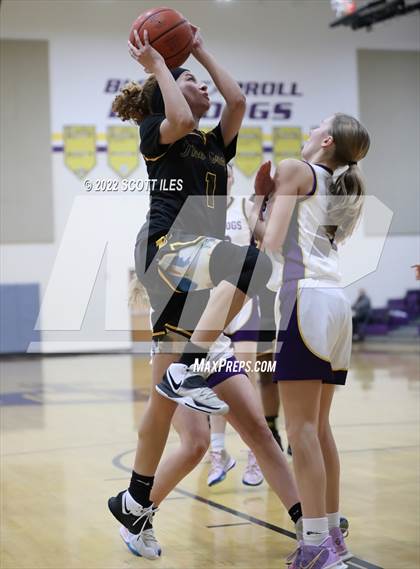 Thumbnail 2 in Beechcroft vs Bloom-Carroll (OHSAA D2 Sectional Final) photogallery.