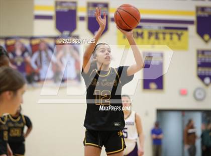 Thumbnail 3 in Beechcroft vs Bloom-Carroll (OHSAA D2 Sectional Final) photogallery.