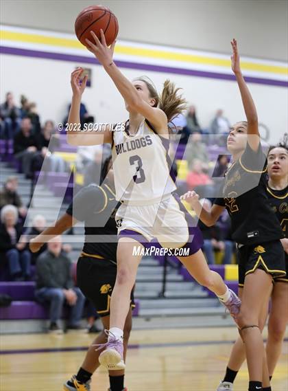 Thumbnail 3 in Beechcroft vs Bloom-Carroll (OHSAA D2 Sectional Final) photogallery.
