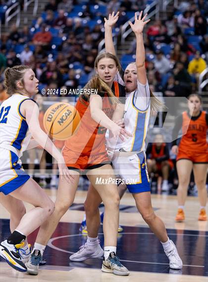 Thumbnail 2 in Fernley vs. Lowry (NIAA 3A State Championship) photogallery.