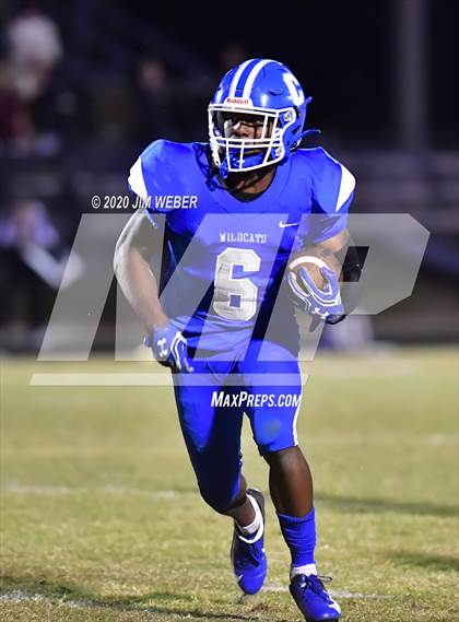 Thumbnail 1 in Iona @ Checotah (OSSAA 3A Round 1 Playoff)  photogallery.