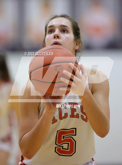 Thumbnail 1 in Columbus School for Girls vs Amanda-Clearcreek (OHSAA D3 Sectional) photogallery.