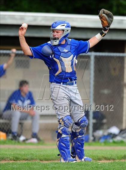 Thumbnail 3 in Darien vs. Hand (CIAC Class L 2nd Round) photogallery.