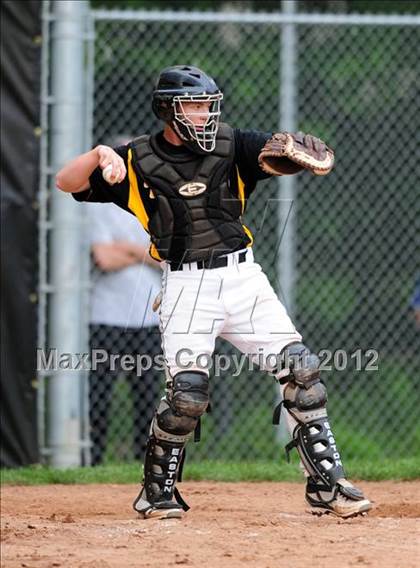 Thumbnail 3 in Darien vs. Hand (CIAC Class L 2nd Round) photogallery.