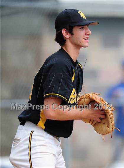 Thumbnail 3 in Darien vs. Hand (CIAC Class L 2nd Round) photogallery.