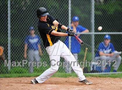 Thumbnail 1 in Darien vs. Hand (CIAC Class L 2nd Round) photogallery.