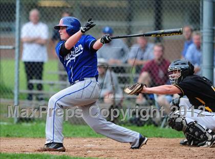 Thumbnail 2 in Darien vs. Hand (CIAC Class L 2nd Round) photogallery.