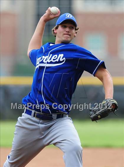Thumbnail 2 in Darien vs. Hand (CIAC Class L 2nd Round) photogallery.