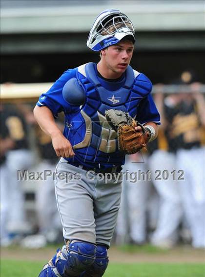 Thumbnail 3 in Darien vs. Hand (CIAC Class L 2nd Round) photogallery.