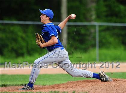 Thumbnail 3 in Darien vs. Hand (CIAC Class L 2nd Round) photogallery.