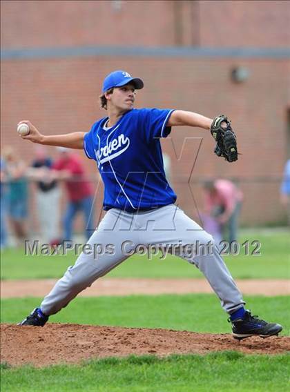 Thumbnail 2 in Darien vs. Hand (CIAC Class L 2nd Round) photogallery.