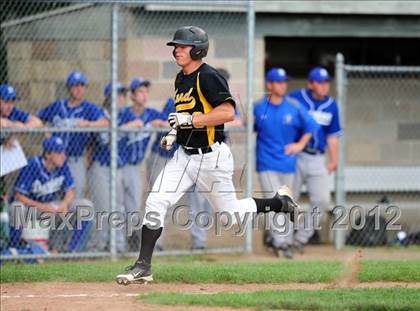 Thumbnail 3 in Darien vs. Hand (CIAC Class L 2nd Round) photogallery.