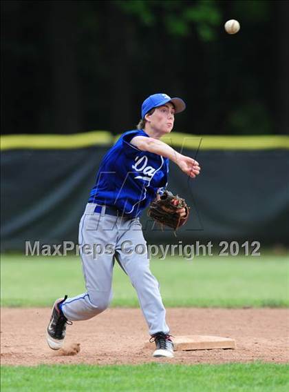 Thumbnail 2 in Darien vs. Hand (CIAC Class L 2nd Round) photogallery.