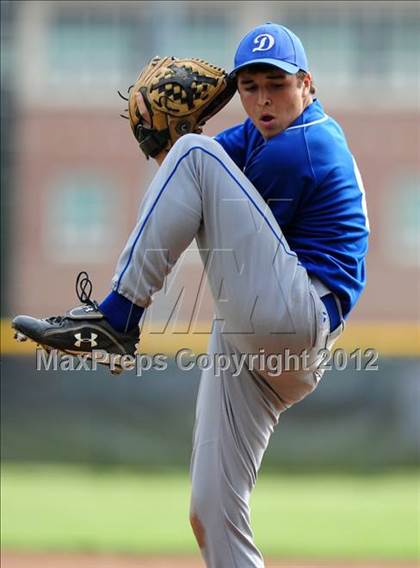 Thumbnail 2 in Darien vs. Hand (CIAC Class L 2nd Round) photogallery.