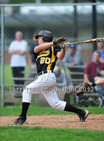 Thumbnail 3 in Darien vs. Hand (CIAC Class L 2nd Round) photogallery.