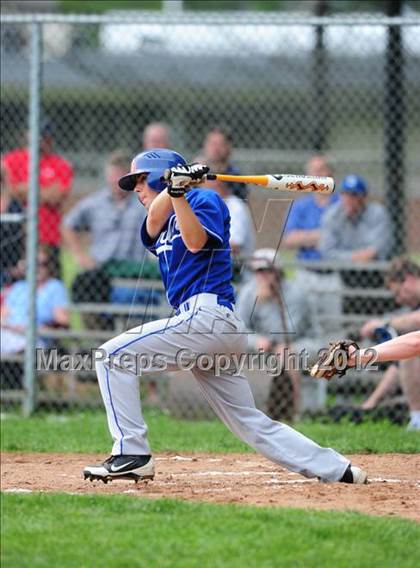 Thumbnail 3 in Darien vs. Hand (CIAC Class L 2nd Round) photogallery.