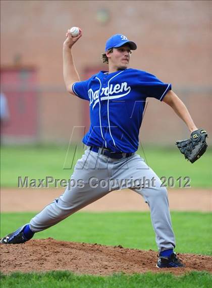 Thumbnail 2 in Darien vs. Hand (CIAC Class L 2nd Round) photogallery.