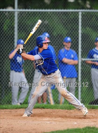 Thumbnail 3 in Darien vs. Hand (CIAC Class L 2nd Round) photogallery.