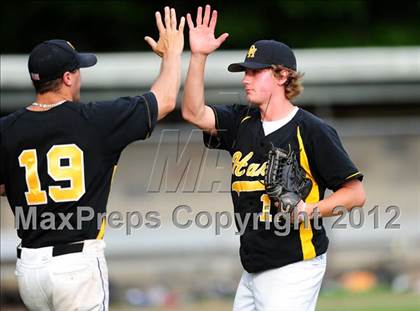 Thumbnail 3 in Darien vs. Hand (CIAC Class L 2nd Round) photogallery.