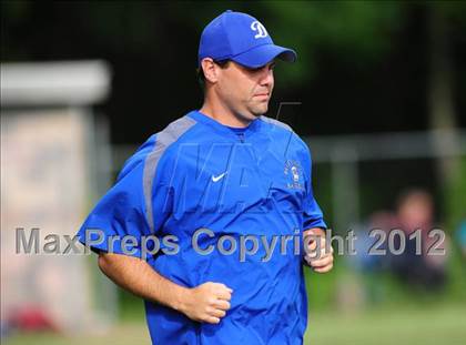 Thumbnail 3 in Darien vs. Hand (CIAC Class L 2nd Round) photogallery.