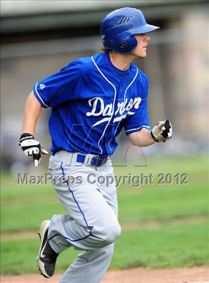 Thumbnail 3 in Darien vs. Hand (CIAC Class L 2nd Round) photogallery.