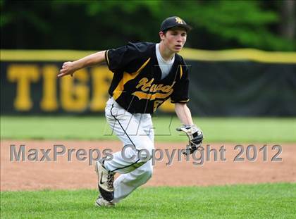 Thumbnail 2 in Darien vs. Hand (CIAC Class L 2nd Round) photogallery.