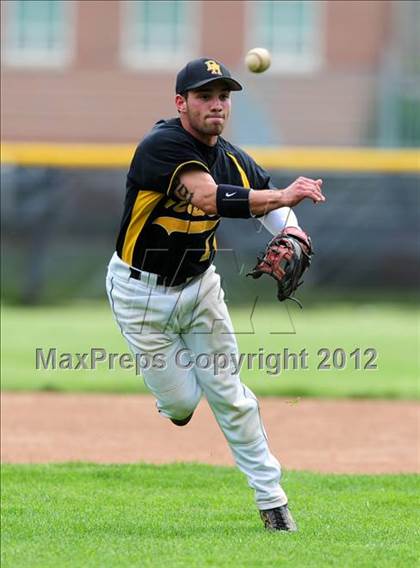 Thumbnail 2 in Darien vs. Hand (CIAC Class L 2nd Round) photogallery.