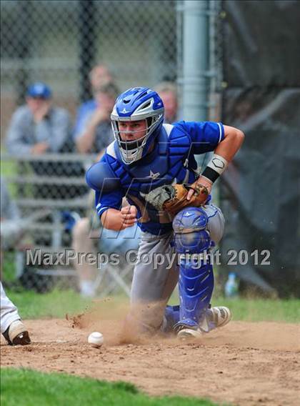 Thumbnail 3 in Darien vs. Hand (CIAC Class L 2nd Round) photogallery.