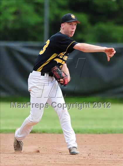 Thumbnail 3 in Darien vs. Hand (CIAC Class L 2nd Round) photogallery.