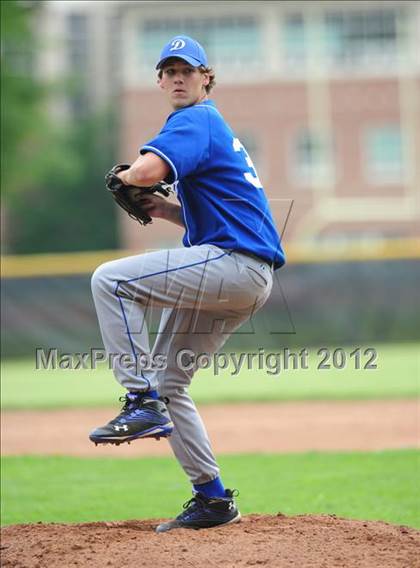 Thumbnail 1 in Darien vs. Hand (CIAC Class L 2nd Round) photogallery.