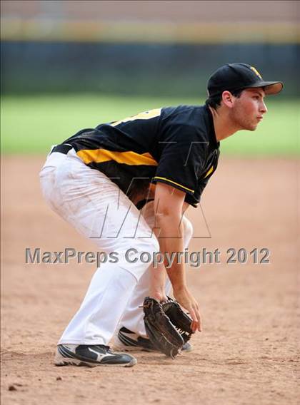 Thumbnail 2 in Darien vs. Hand (CIAC Class L 2nd Round) photogallery.