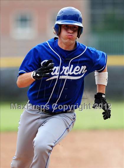 Thumbnail 1 in Darien vs. Hand (CIAC Class L 2nd Round) photogallery.