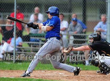 Thumbnail 1 in Darien vs. Hand (CIAC Class L 2nd Round) photogallery.