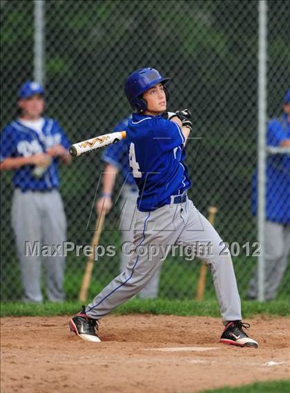 Thumbnail 2 in Darien vs. Hand (CIAC Class L 2nd Round) photogallery.