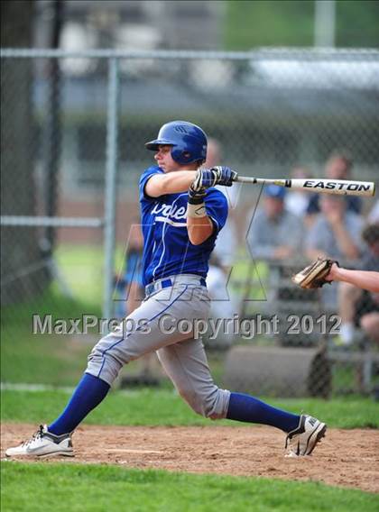 Thumbnail 1 in Darien vs. Hand (CIAC Class L 2nd Round) photogallery.