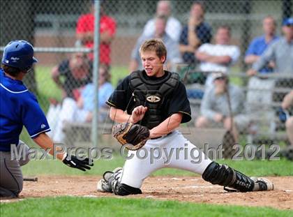 Thumbnail 2 in Darien vs. Hand (CIAC Class L 2nd Round) photogallery.