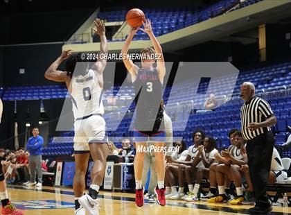 Thumbnail 1 in Westlake vs. Shoemaker (Cy-Hoops Invitational) photogallery.
