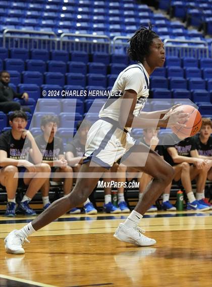 Thumbnail 1 in Westlake vs. Shoemaker (Cy-Hoops Invitational) photogallery.