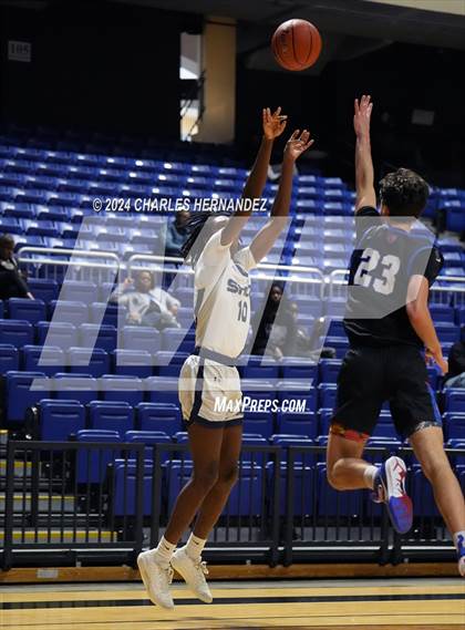 Thumbnail 2 in Westlake vs. Shoemaker (Cy-Hoops Invitational) photogallery.